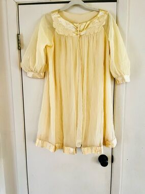 VTG 60s Chiffon Cottagecore Babydoll Butter Yellow Peignor French Nylon Chemise